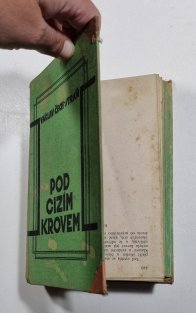 Pod cizím krovem