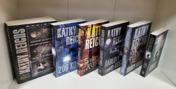 6x Kathy Reichs (brožované) - Virus / Ďáblovy kosti / Sbírka kostí / Svědectví kostí / 206 kostí / Omnibus (Svaté kosti, Kosti v písku, Kosti na popel)